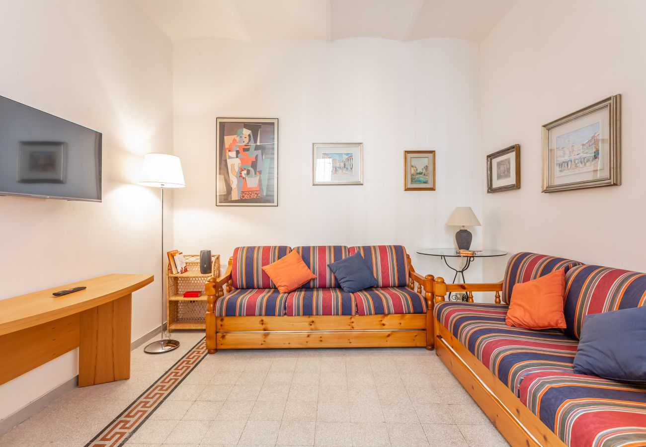 Apartment in Rome - Cozy Apartment near Landmarks and More