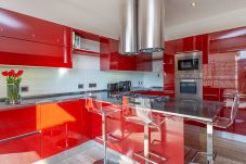 Apartment in Rome - Vatican Exclusive Penthouse with Terrace and Parking