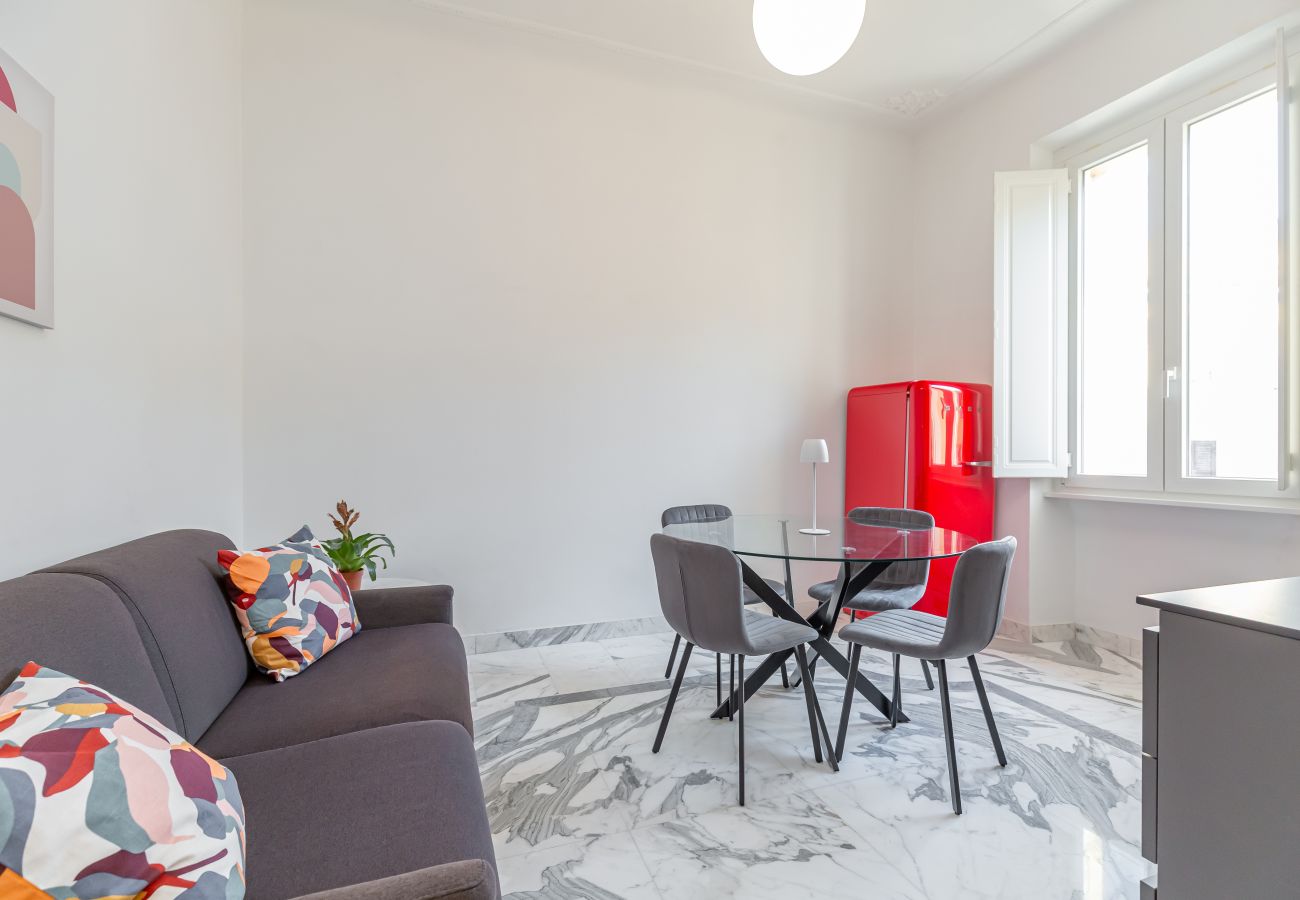 Apartment in Rome - Authentic Prati Penthouse